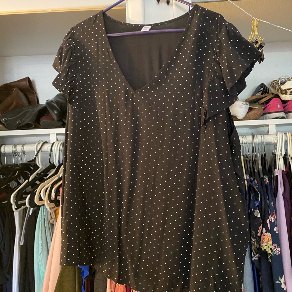 Polka dot Old Navy Flutter sleeve blouse